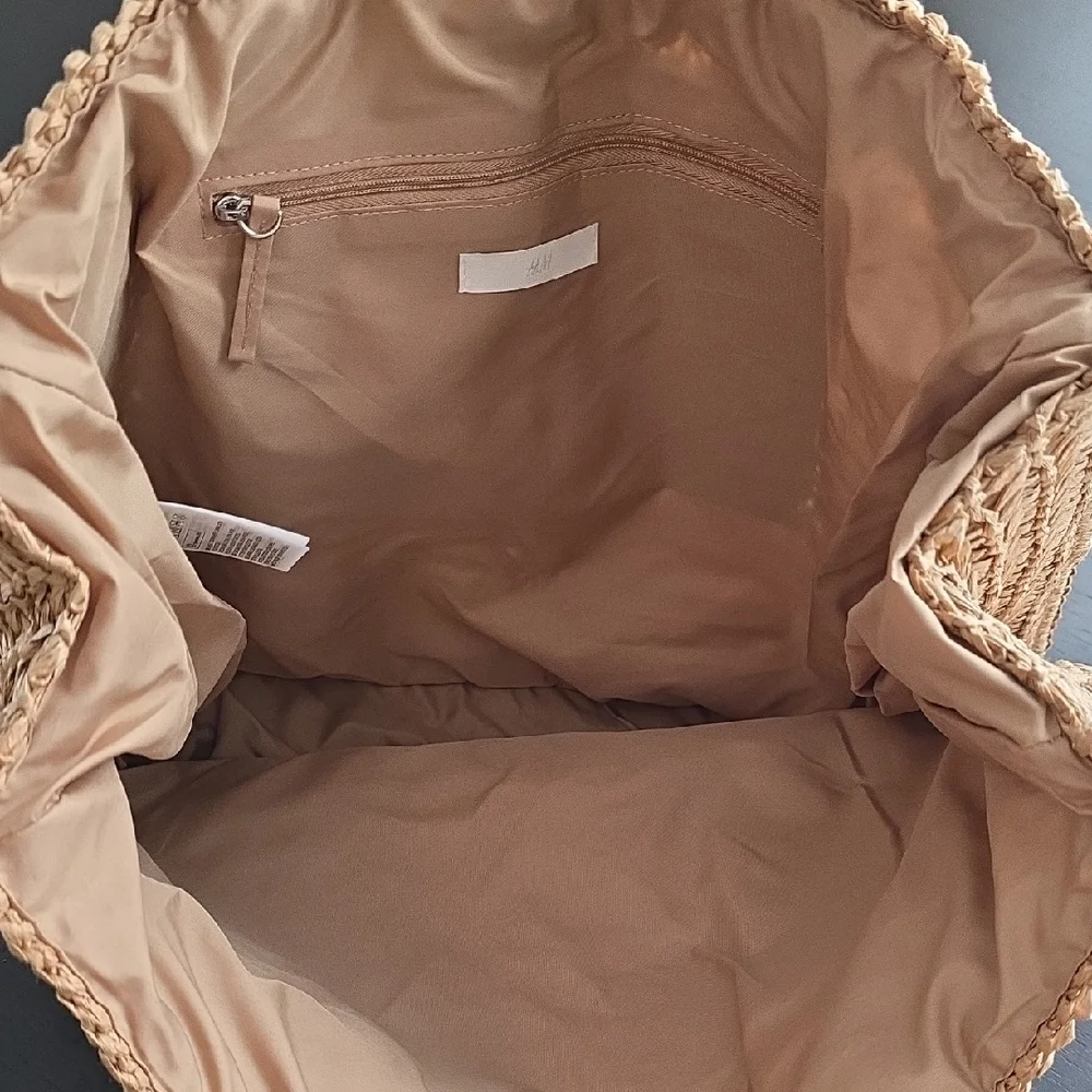 Stylish Tan Woven Tote Bag - Picture 4 of 5